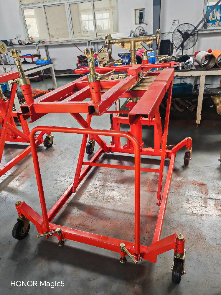 飛機(jī)發(fā)動(dòng)機(jī)安裝車.jpg